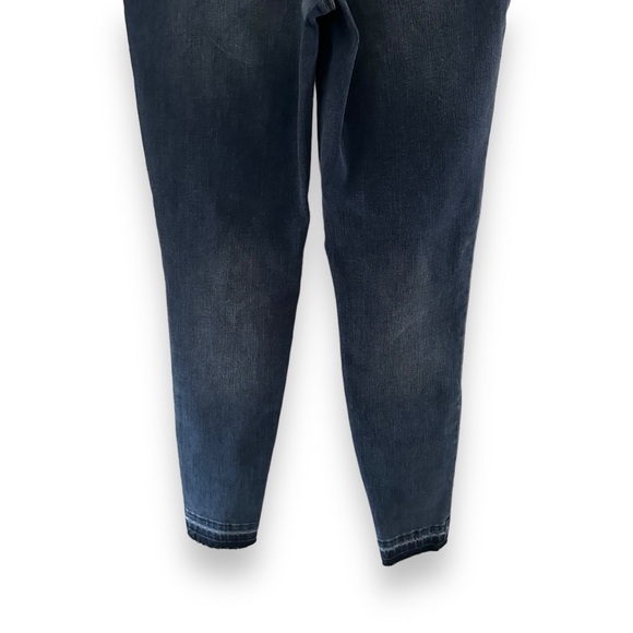 Spanx Blue Denim Distressed Skinny Jean Leggings
Stretch Size Medium High Rise - Picture 8 of 13